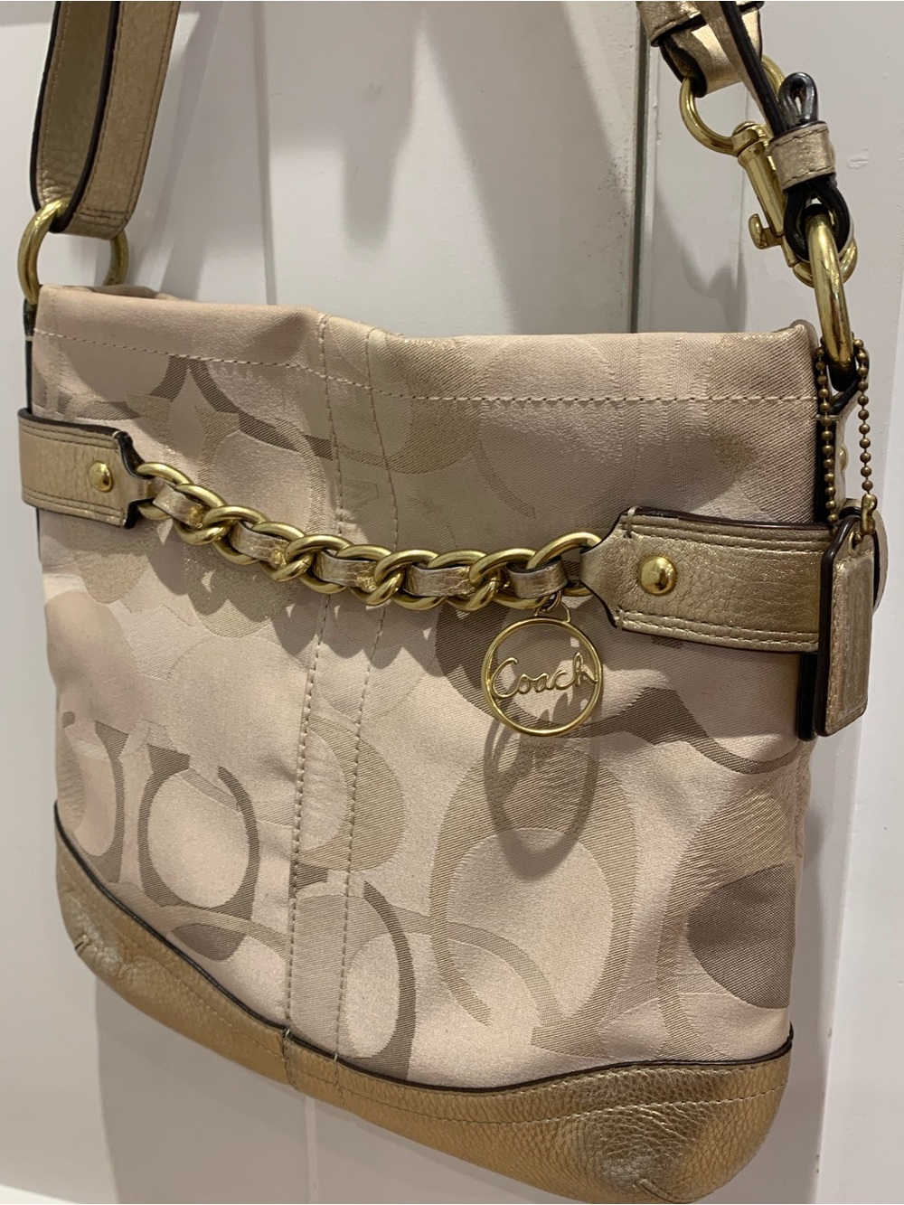 ๐ Coach Gold Optic Signature Jacquard Shoulder Bag with Gold Chain ๐ - Picture 9 of 13